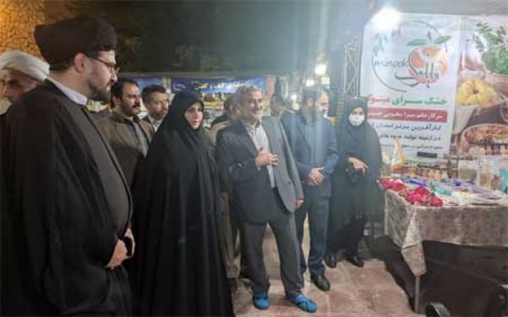 نمایشگاه توانمندیها و بازارچه فروش “ماه بهشت” در بوستان علوی قم برپا شد نمایشگاه توانمندیها و بازارچه فروش “ماه بهشت” در بوستان علوی قم برپا شد